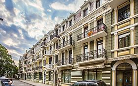 Voyage Flats